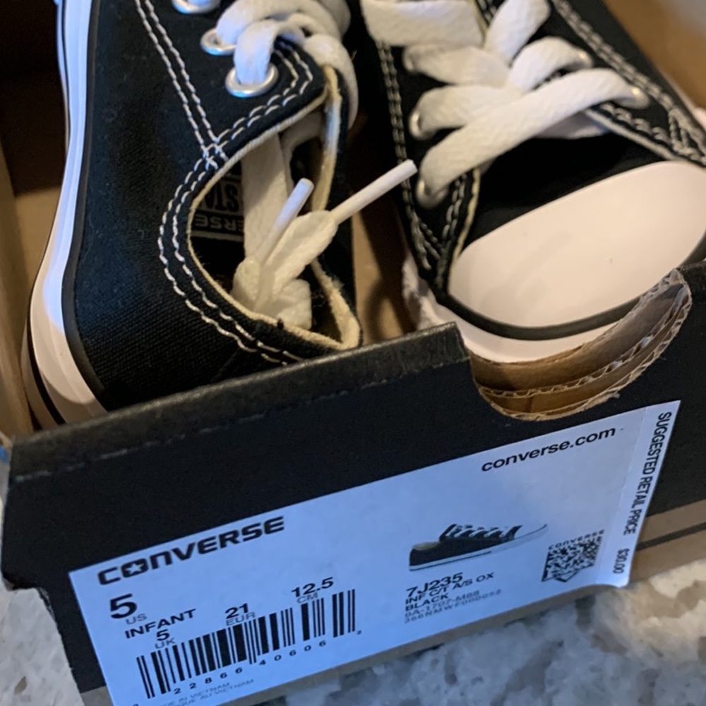 NIB black converse